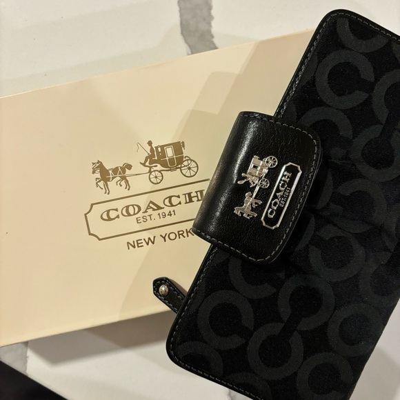 Coach Pink Wallet - Picture 3 of 5